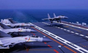 日本跟踪山东舰，被凌空起飞的歼15，吓得直呼“不要再发生”