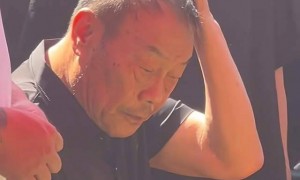 杨议辟谣父亲“累死”，称去世是解脱，曲协发公函，花篮钱几十万