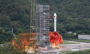 卫星过顶中国西北，拍下不寻常一幕，解放军的意思，美军看明白了