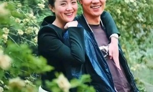 好友曝辛柏青近况，妻子朱媛媛去世后，他悲伤欲绝，不见任何好友