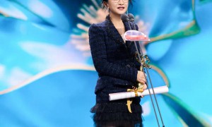 50岁周迅模样大变，卑微求爱小13岁男友惨遭抛弃，刘烨一句话揭开她真实处境
