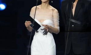 同杨子离婚四个月，黄圣依承认初恋是贾乃亮！网友惊了