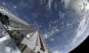 马斯克左手转右手？SpaceX砸20亿美元投资xAI，估值一年翻十倍