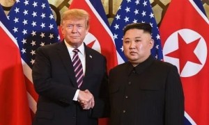 白宫:特朗普愿不设前提条件 与金正恩对话