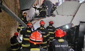 巴西圣保罗一餐厅建筑物部分坍塌 致1死5伤