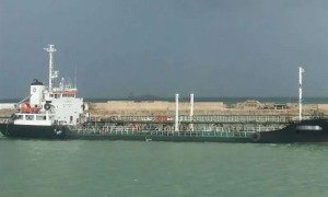 伊朗革命卫队海军在波斯湾查获24万升走私燃料