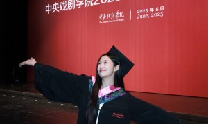 女星李禹熹发文控诉荣梓杉:谈恋爱遭家暴踢踹,男方斥她是私生饭