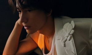 曝47岁言承旭已无法行走,膝盖积水肿大,暂时停工休养