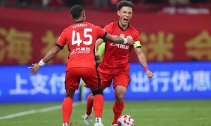 冲刺!中超-对手乌龙+两世界波 海港3-0浙江最快今晚夺冠