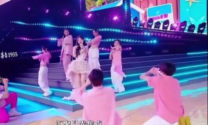 沈佳润出场小沈阳被抬走!星二代在晚会逆袭太惊艳